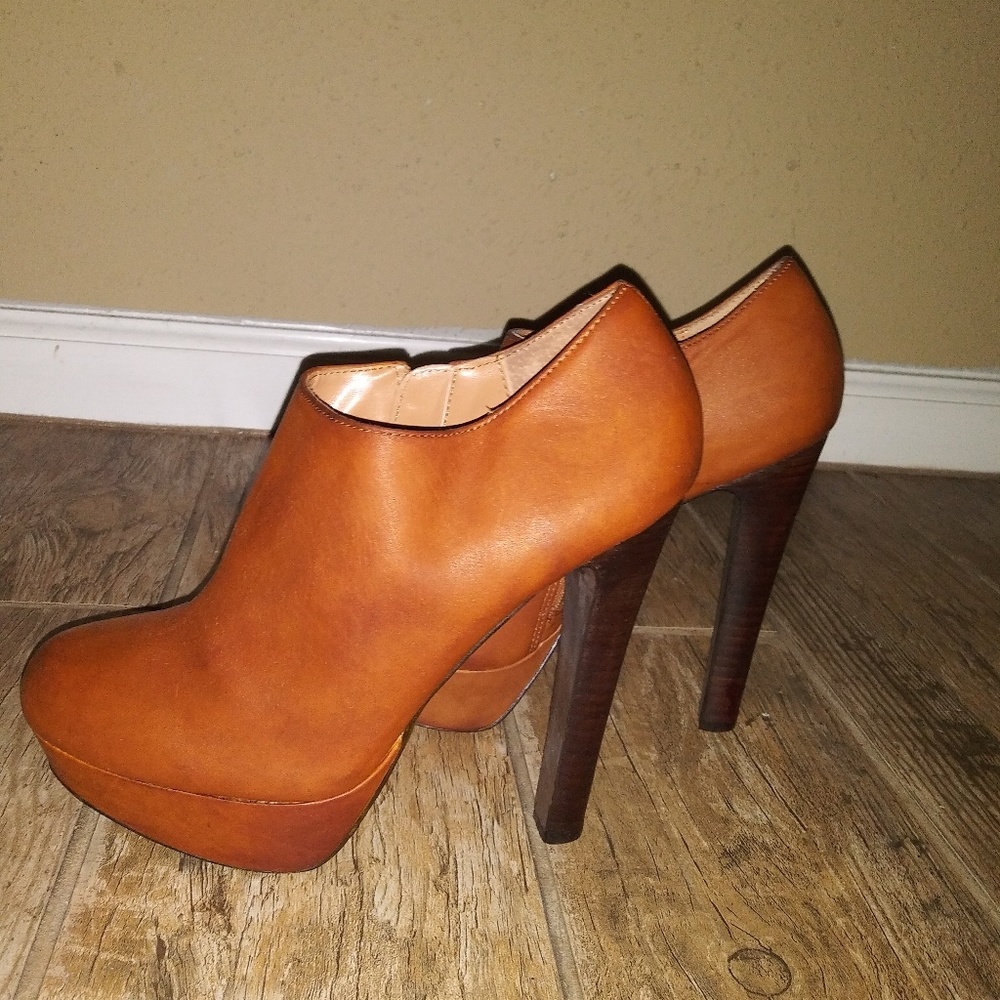Steve Madden"Belbotm" Ankle Boot - Picture 6 of 7